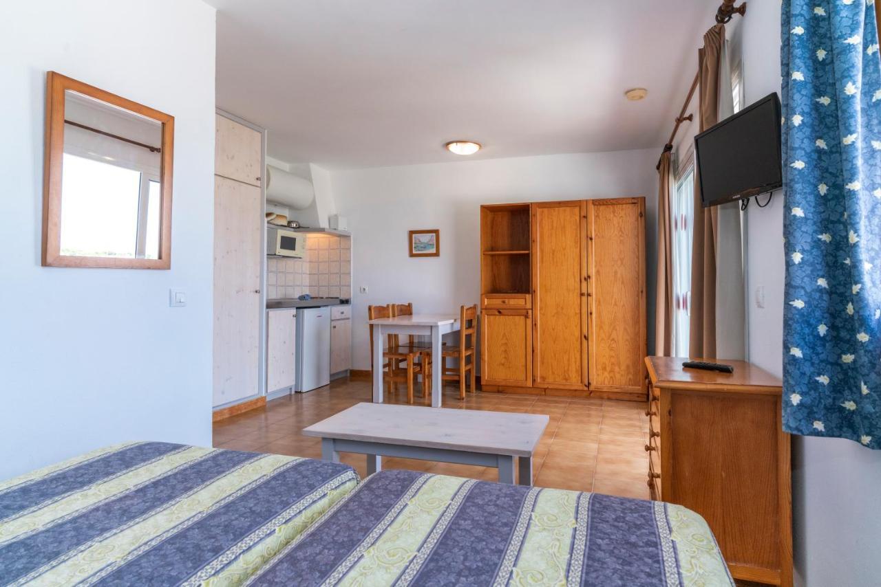 Apartamentos Vista Blanes Cala'N Blanes  Bagian luar foto